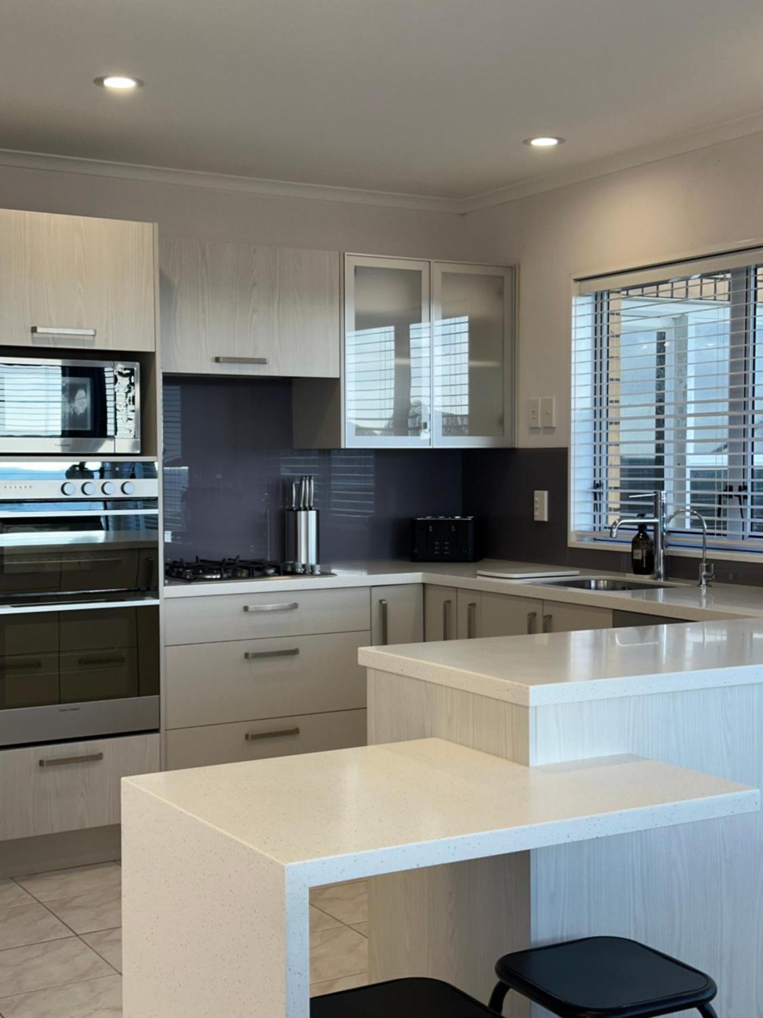 Hamblyn Heights Stunning Seaviews In New Plymouth Villa Exterior photo